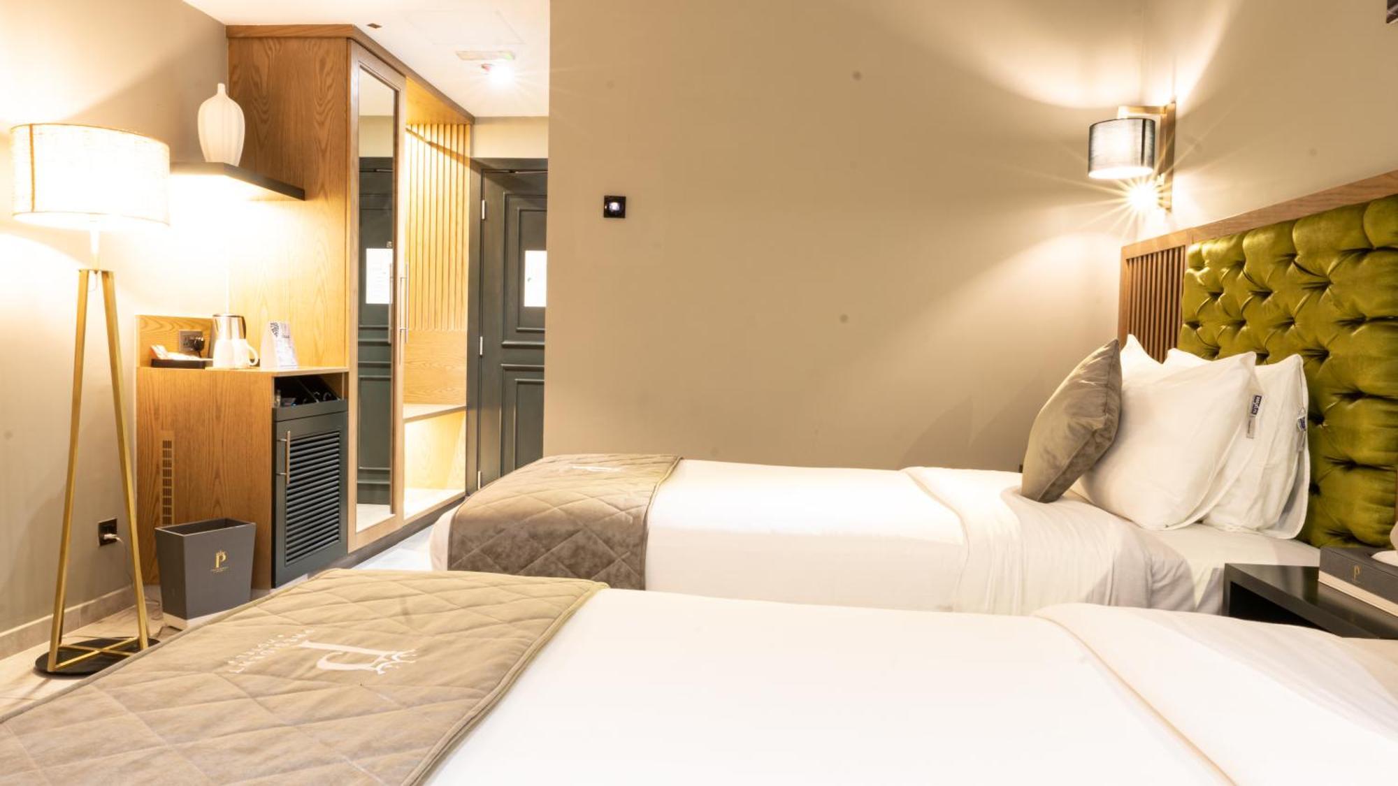 President Hotel Дубай Екстериор снимка